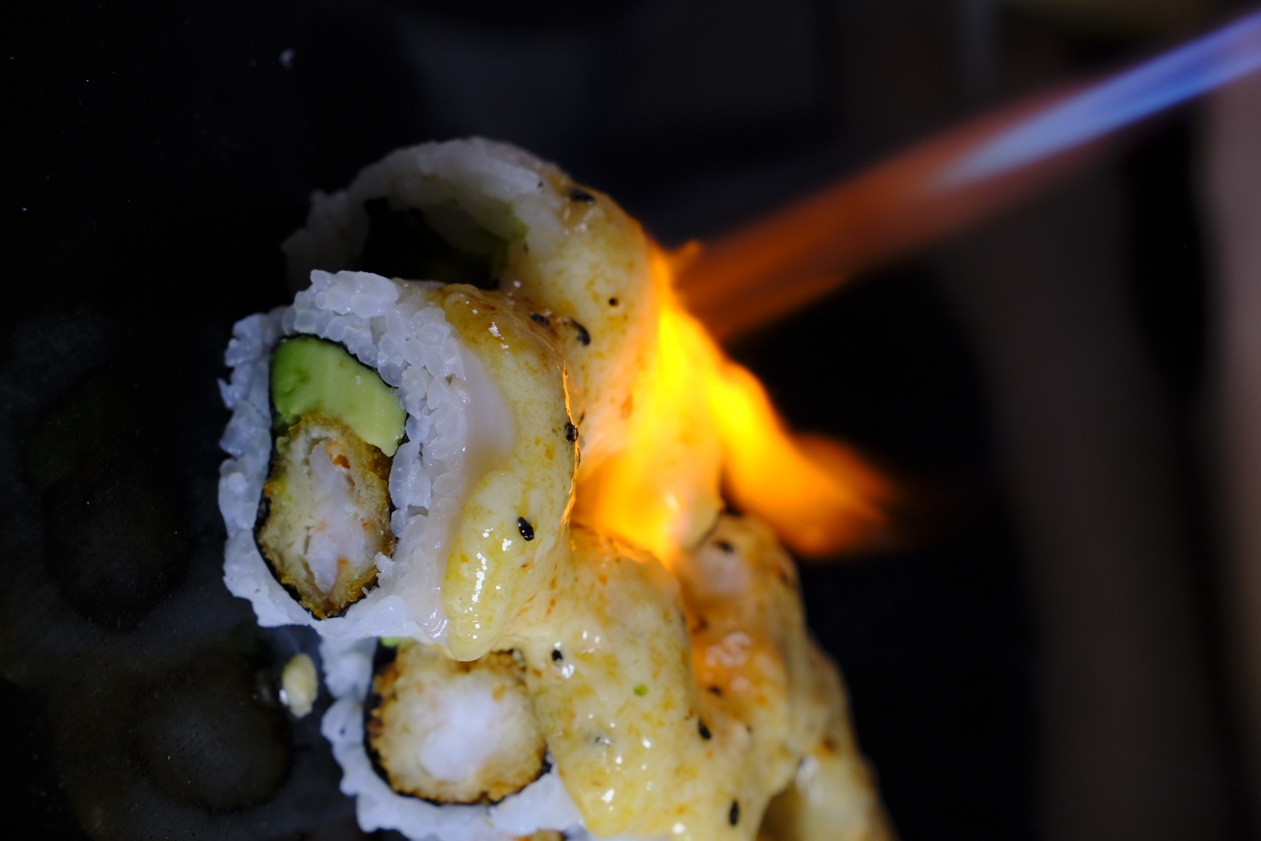 Sushi nikkei delivery parmesano maki en seido.