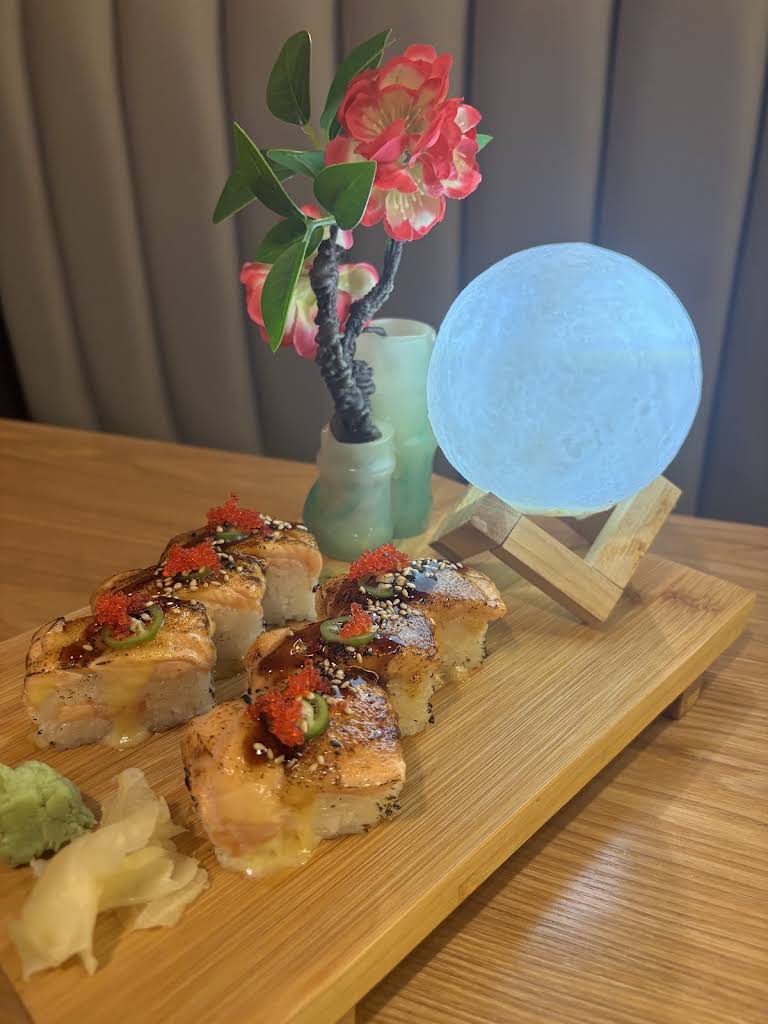 dine-in sushi restaurant in surrey