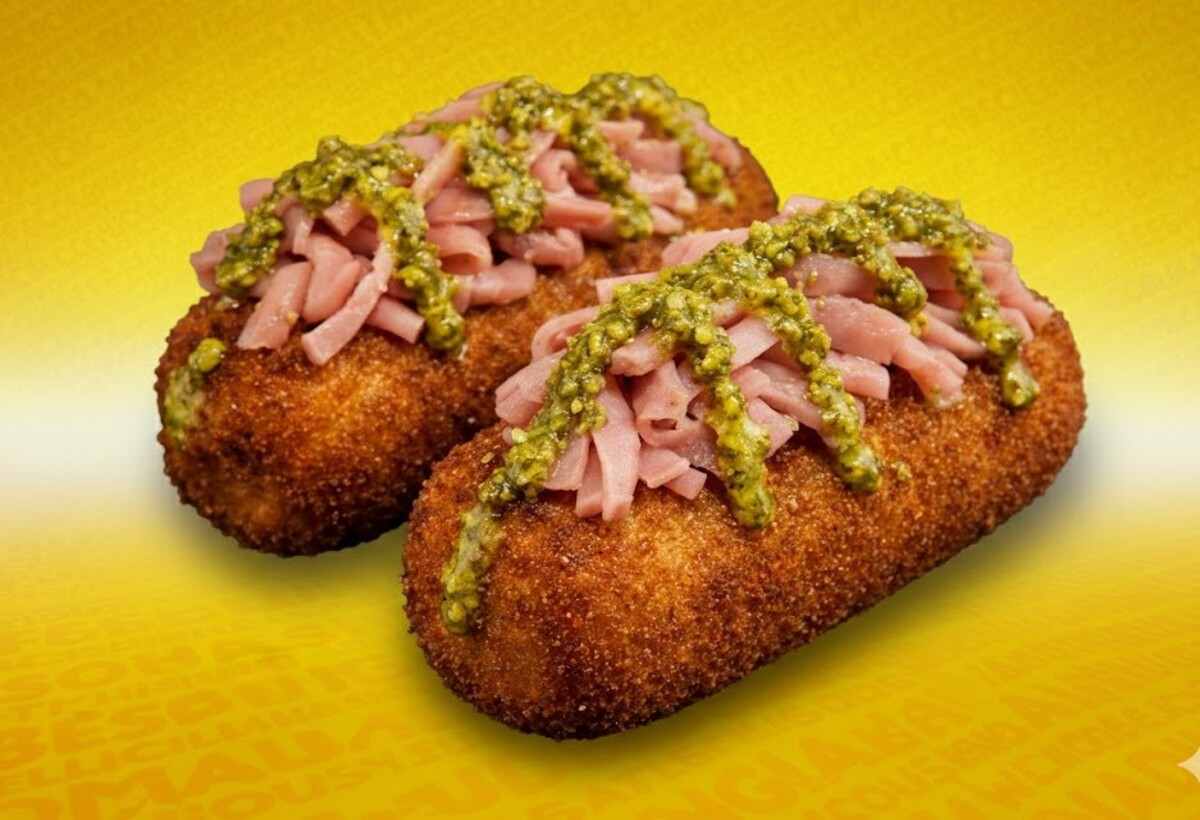Crocchè di patate con straccetti di mortadella e pesto di pistacchio artigianale