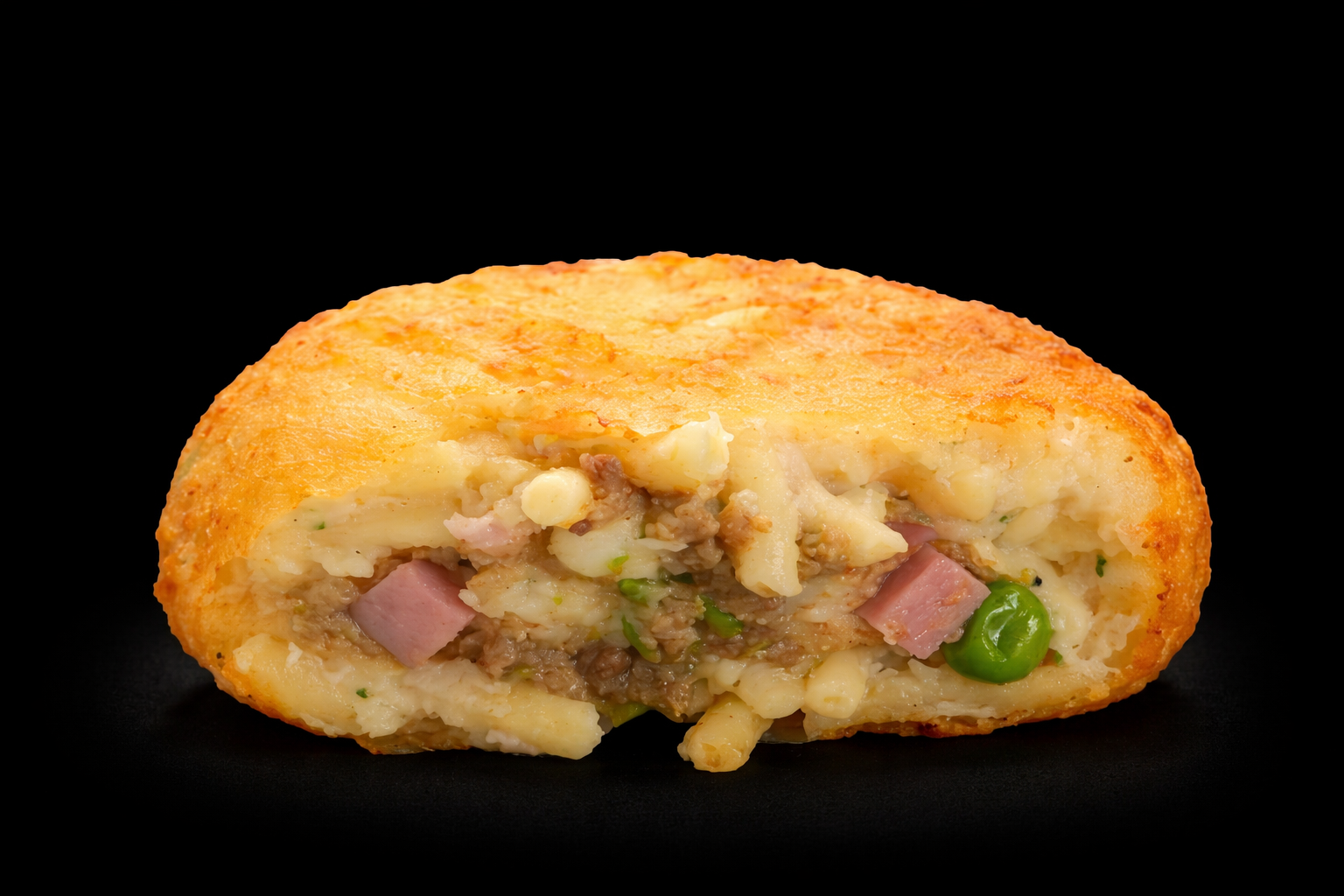 frittatina della tradizione napoletana con spaghetti farciti con ragu' di manzo bianco, prosciutto cotto, piselli e besciamella. La migliore napoletana a Roma