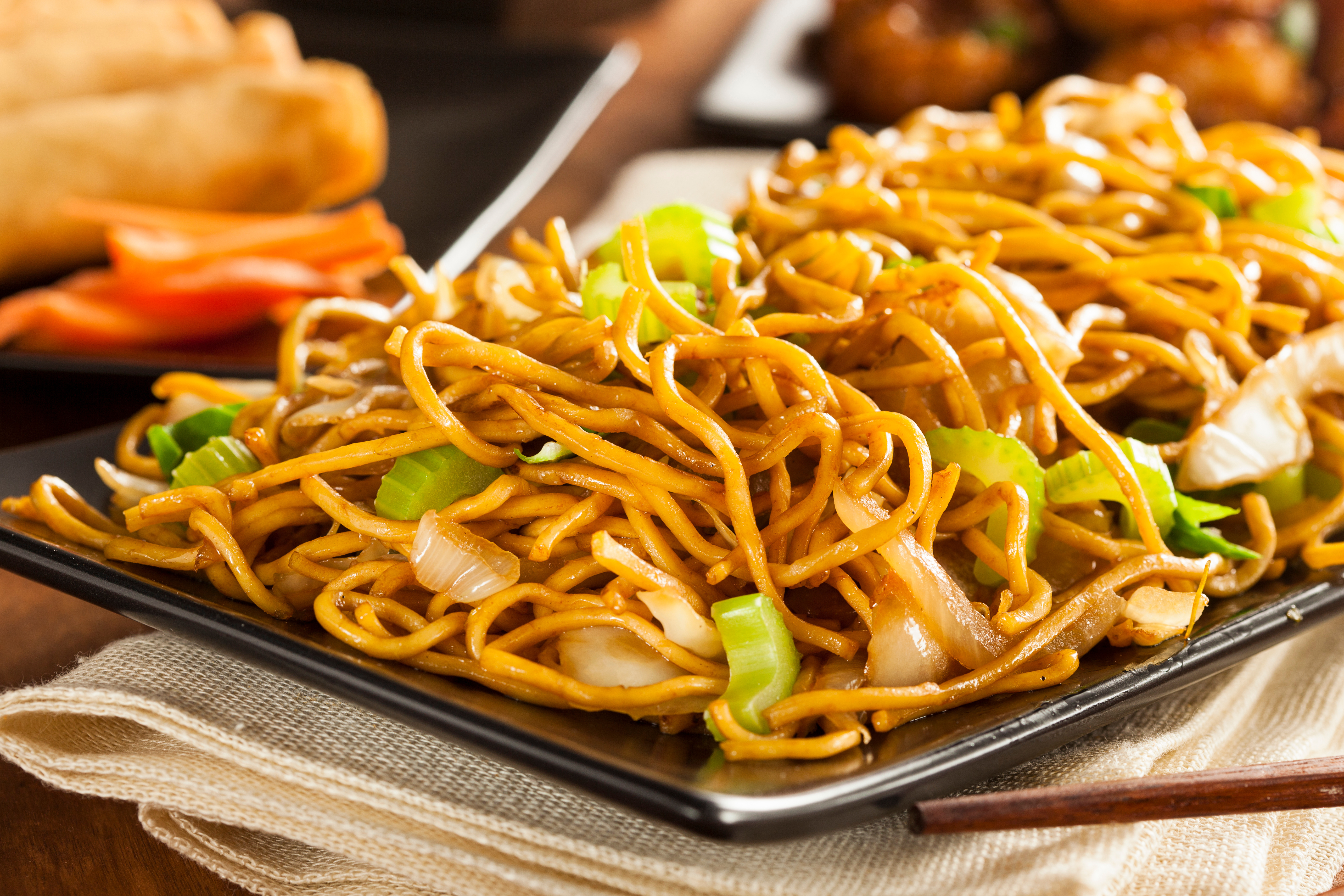 nouilles-sautées